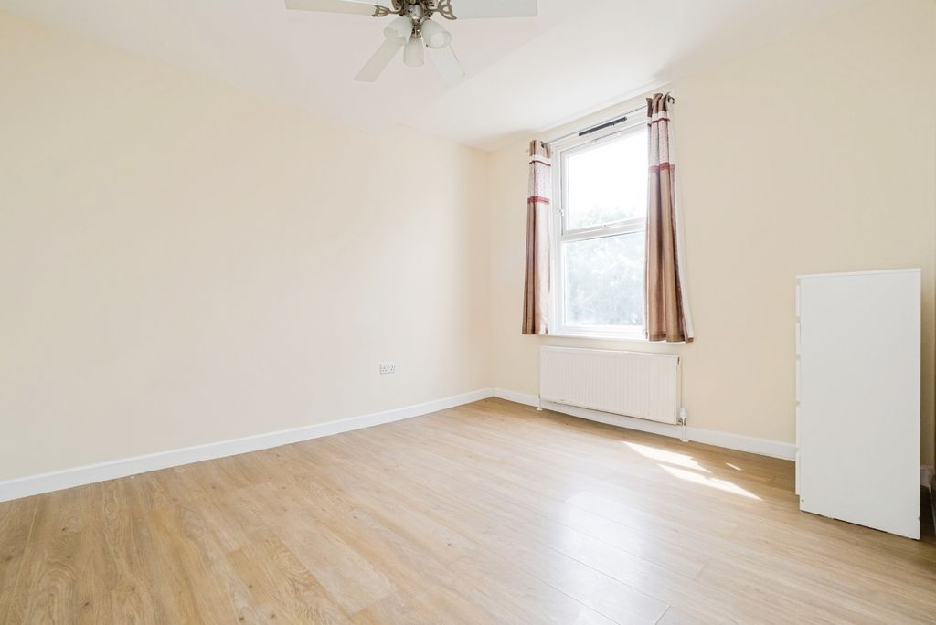 Property photo 2 of 17 Photo