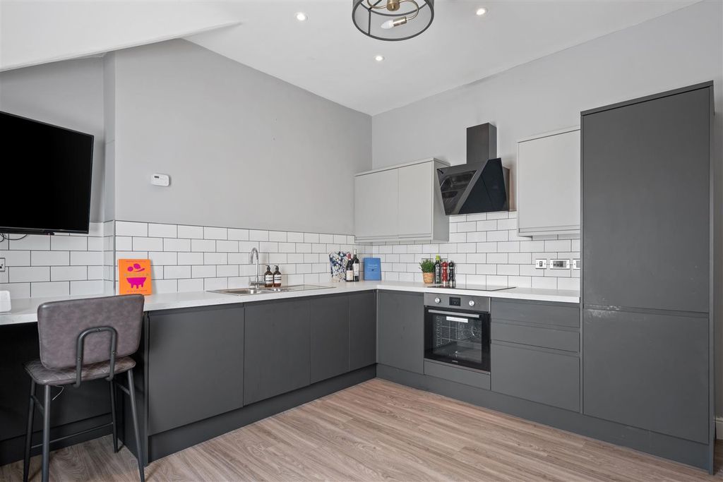 Property photo 1 of 12 C, 11 Larkdale Rd-Hi-2.Jpg