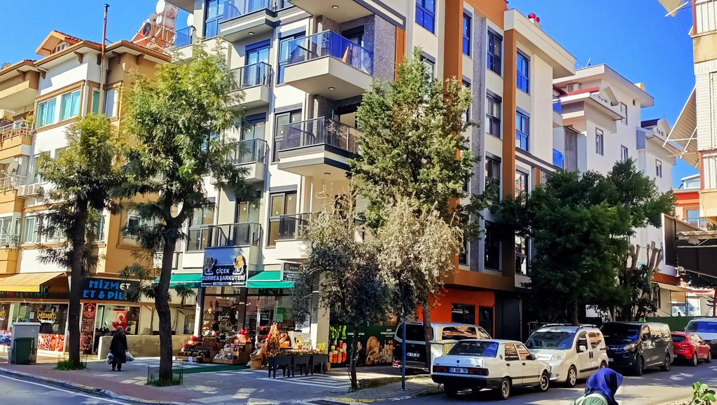 Property photo 3 of 44