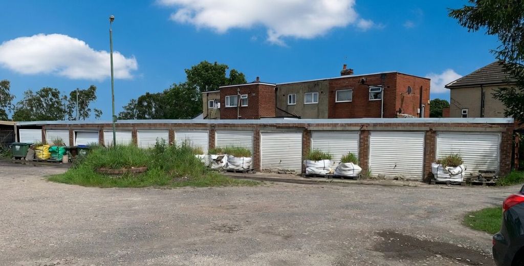 Property photo 1 of 2