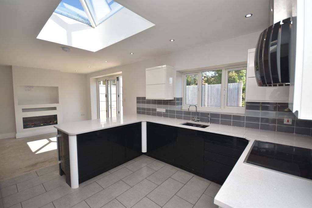 Property photo 2 of 15 Kitchen