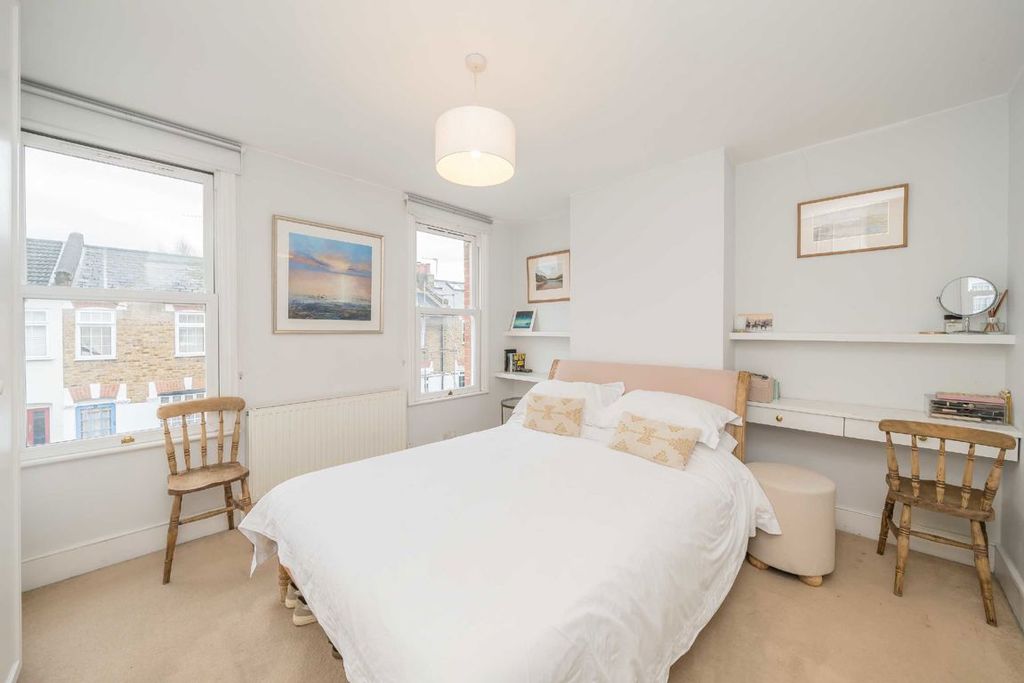 Property photo 2 of 11