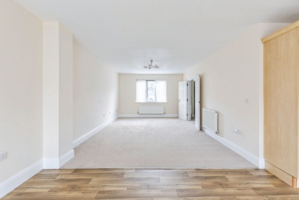 Property photo 3 of 20