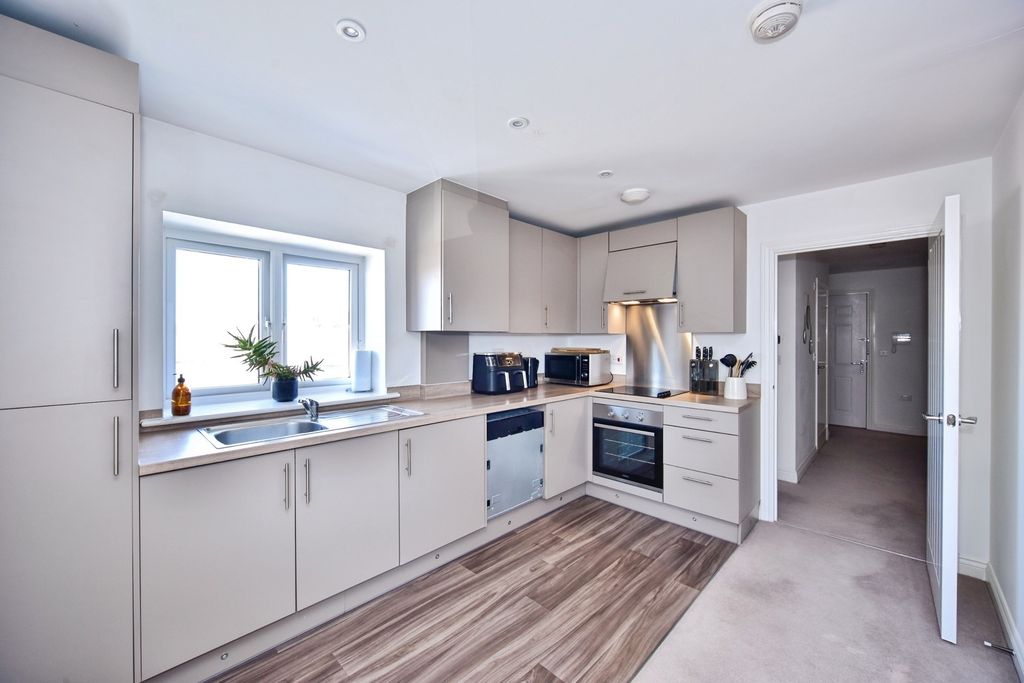 Property photo 3 of 16 Pbox-Img.Jpg