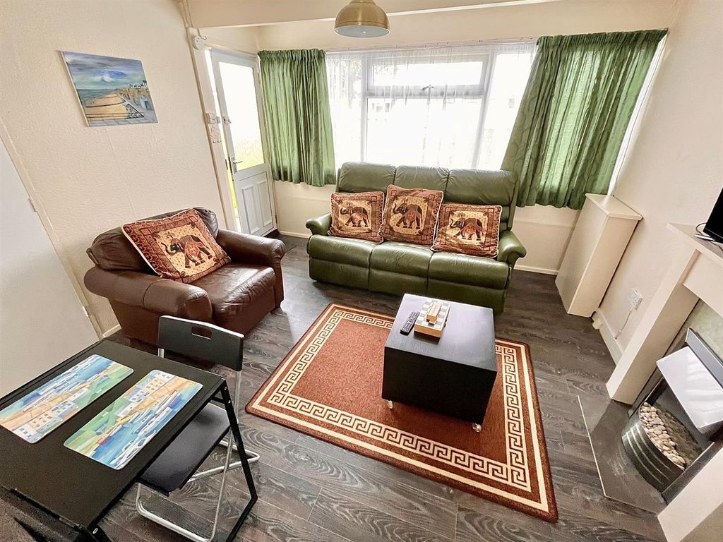 Property photo 2 of 9 89.Jpg