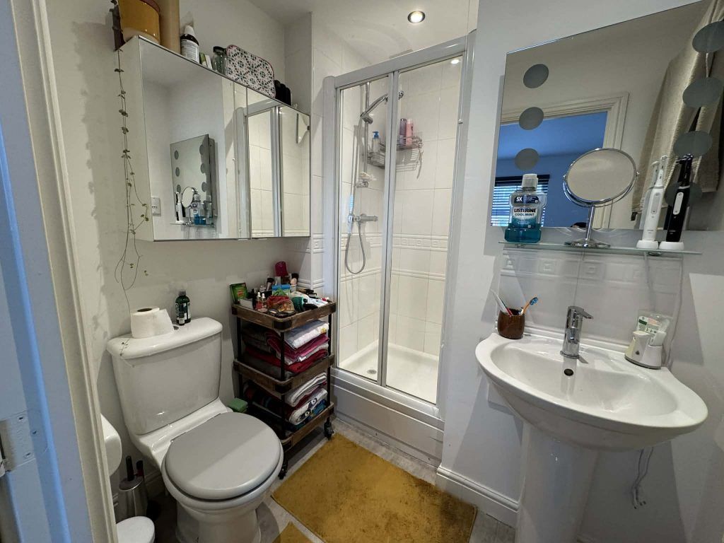 Additional image 8 of 4 bed town house to rentUrquhart Road, Thatcham RG19