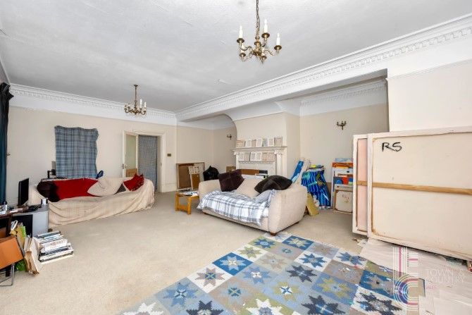Property photo 3 of 23
