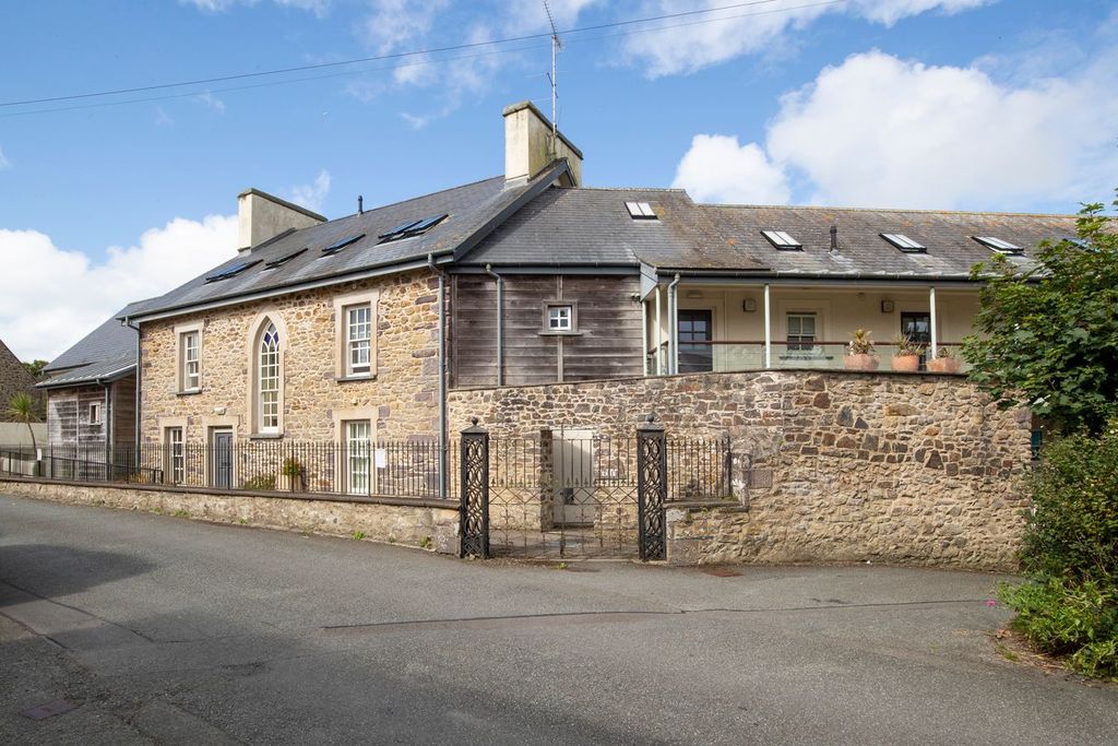 Property photo 1 of 27
