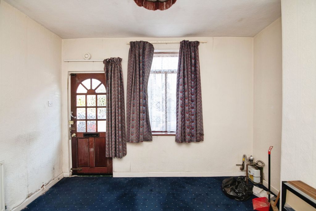 Property photo 2 of 19