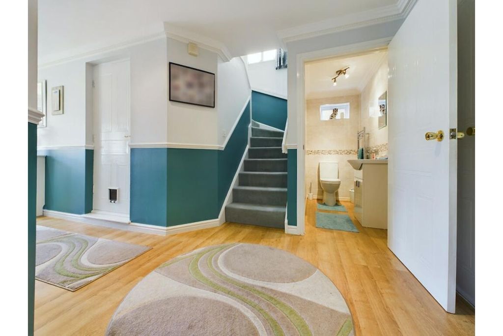 Property photo 2 of 39