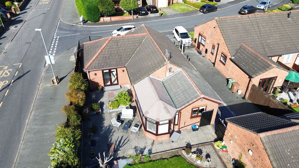 Property photo 1 of 34