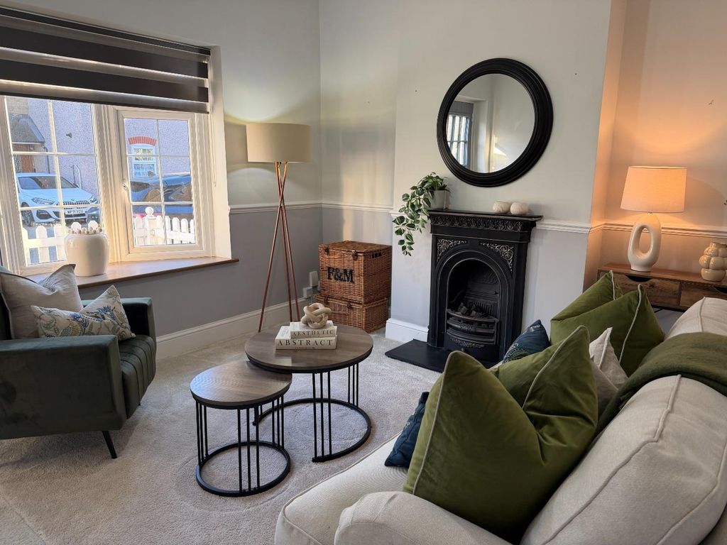 Property photo 2 of 19