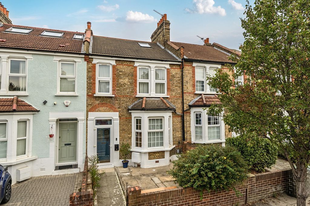 Property photo 1 of 17 External