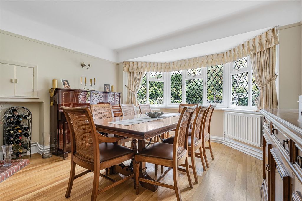 Property photo 3 of 25