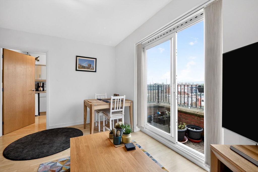 Property photo 3 of 14 Pnmb1018.Jpg