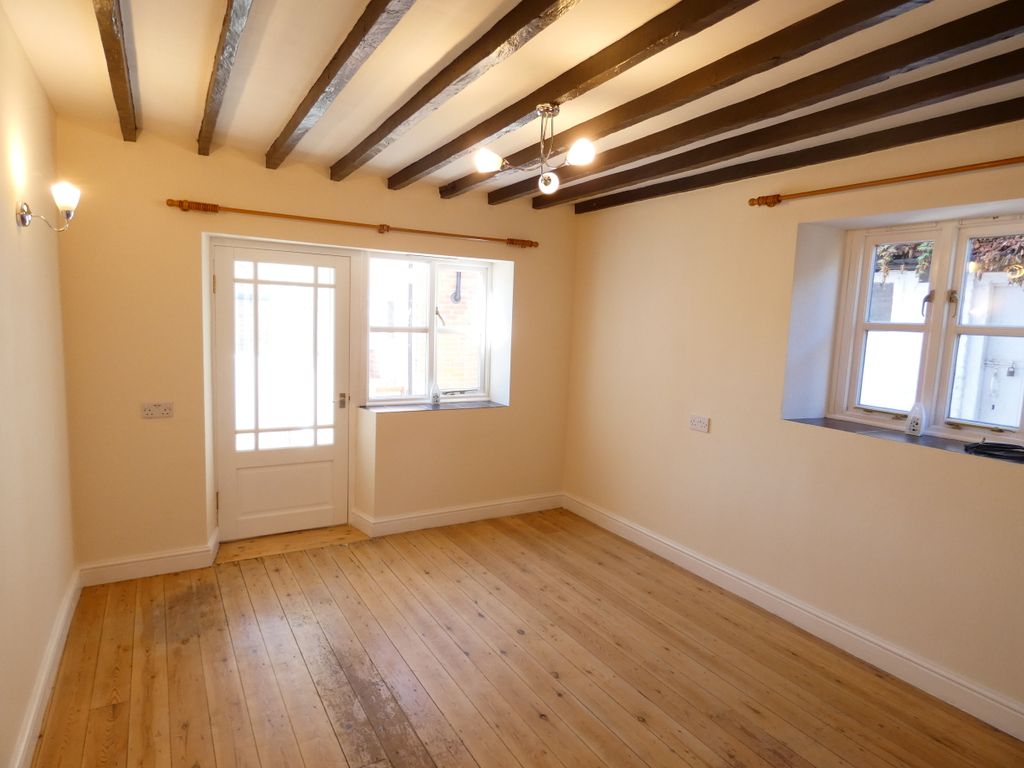 Property photo 2 of 8 Sitting Room