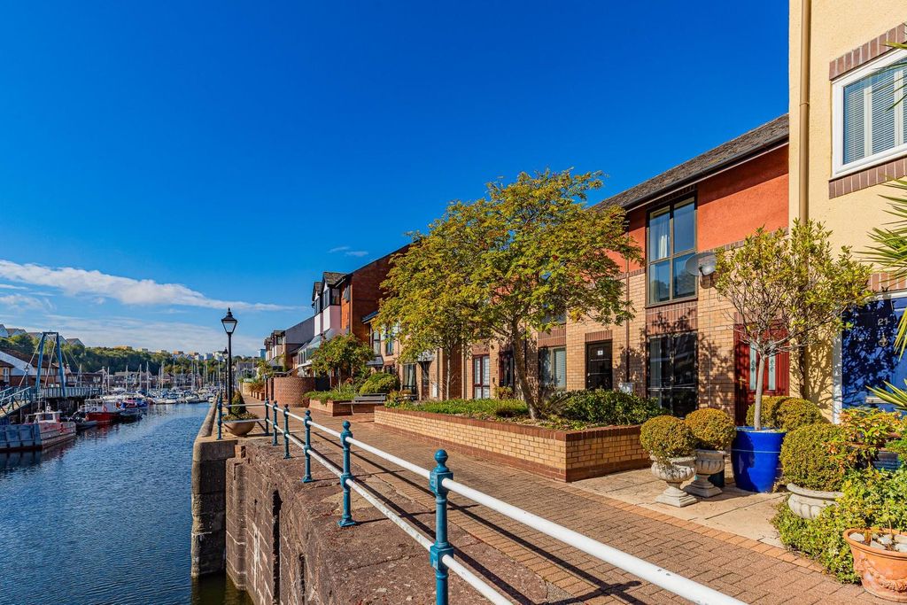 Property photo 2 of 18 18-3.Jpg