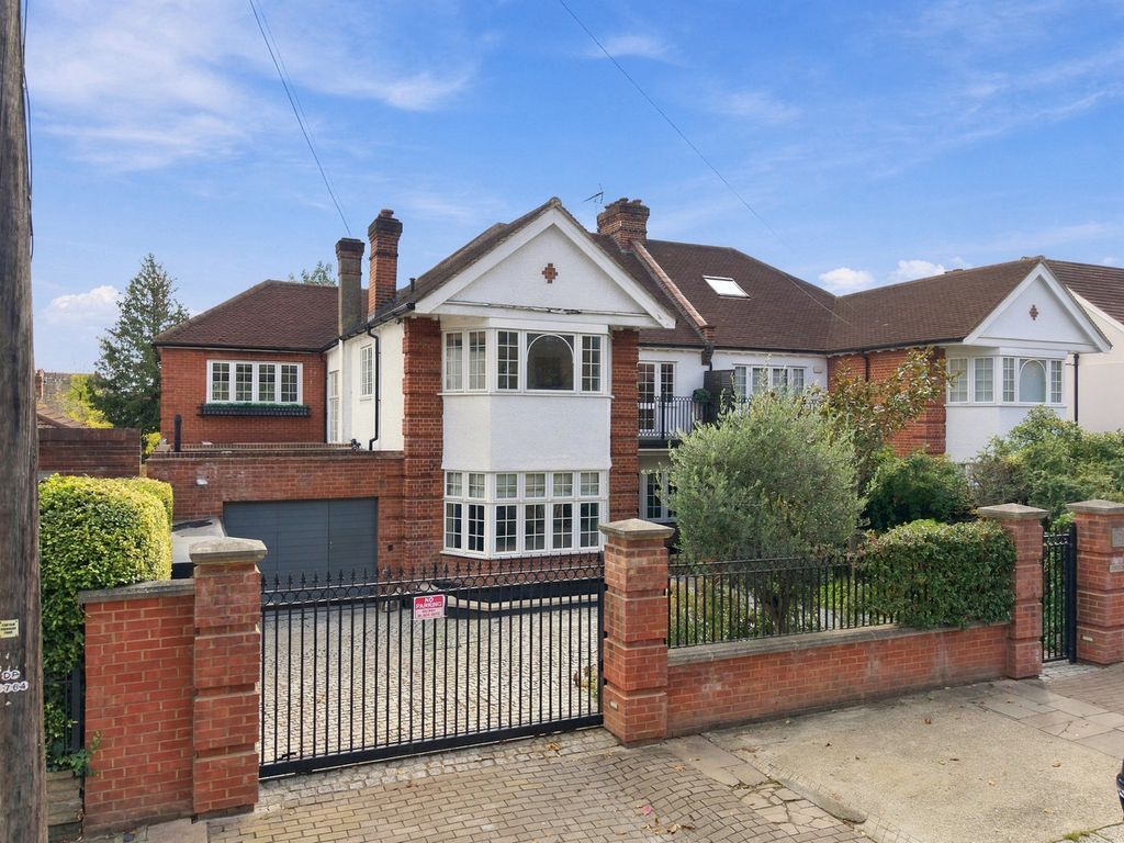 Property photo 3 of 18