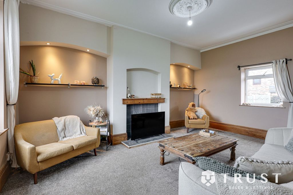 Property photo 1 of 32
