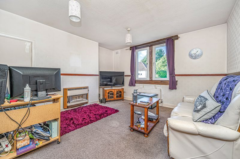 Property photo 3 of 16 Lounge
