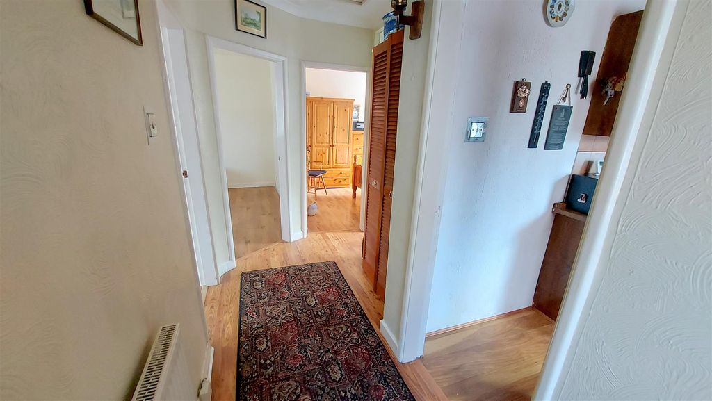 Property photo 2 of 17 Entrance Hallway