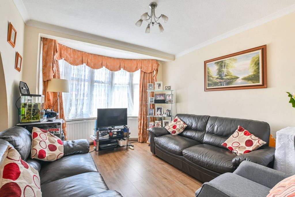 Property photo 2 of 10