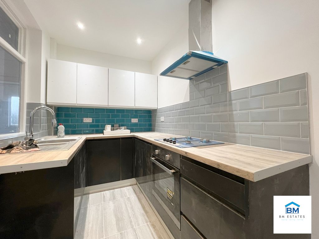 Property photo 2 of 5 Photo 4