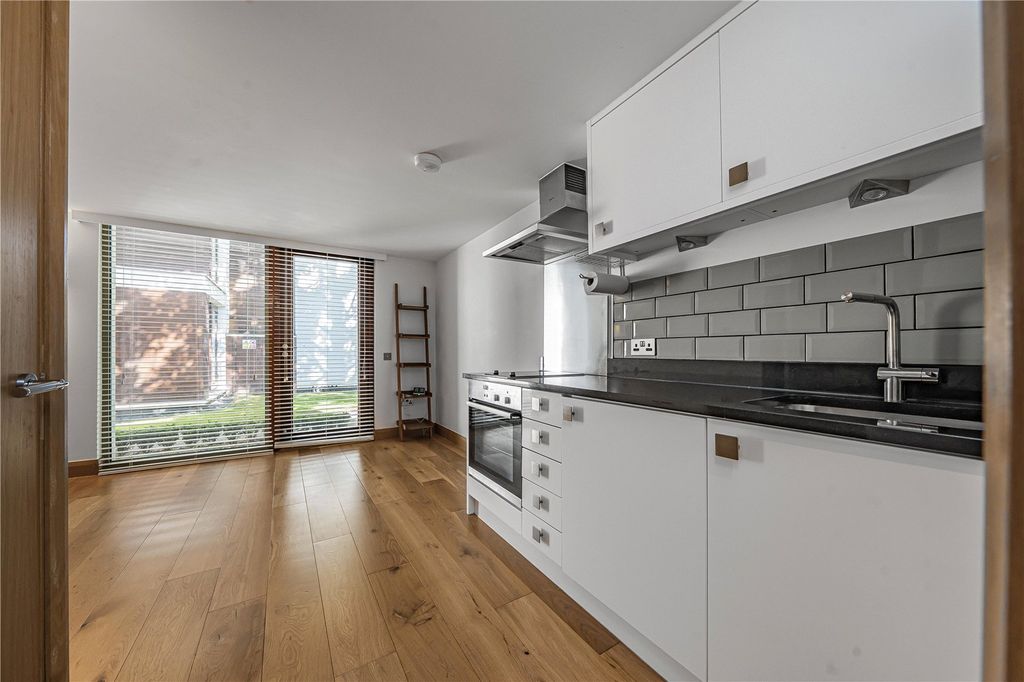 Property photo 3 of 13 Picture No. 12