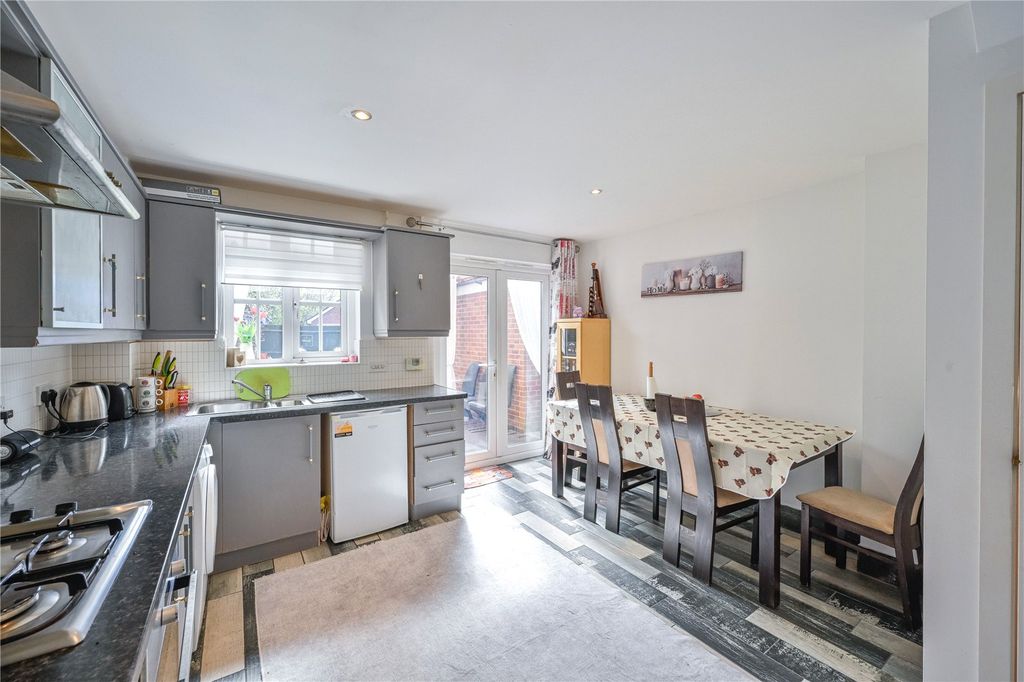 Property photo 2 of 22 Picture No. 23