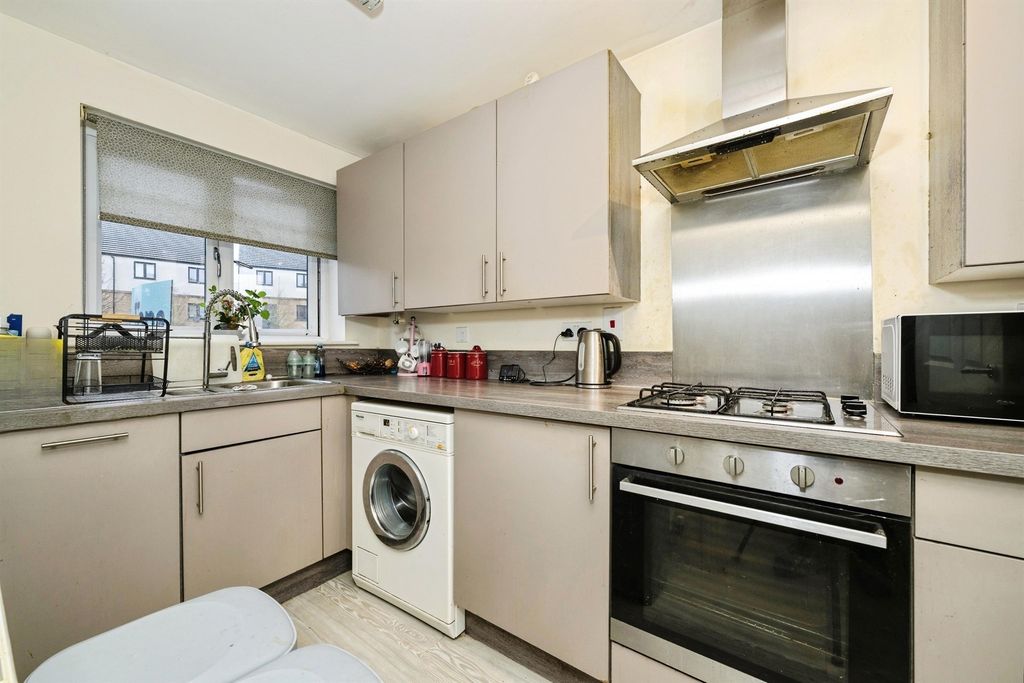 Property photo 3 of 9