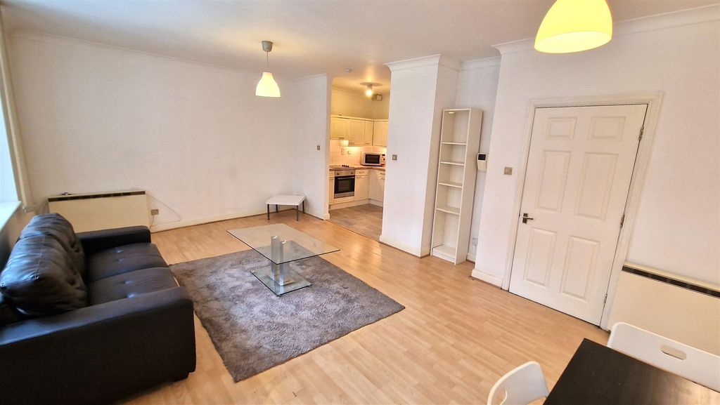 Property photo 3 of 39