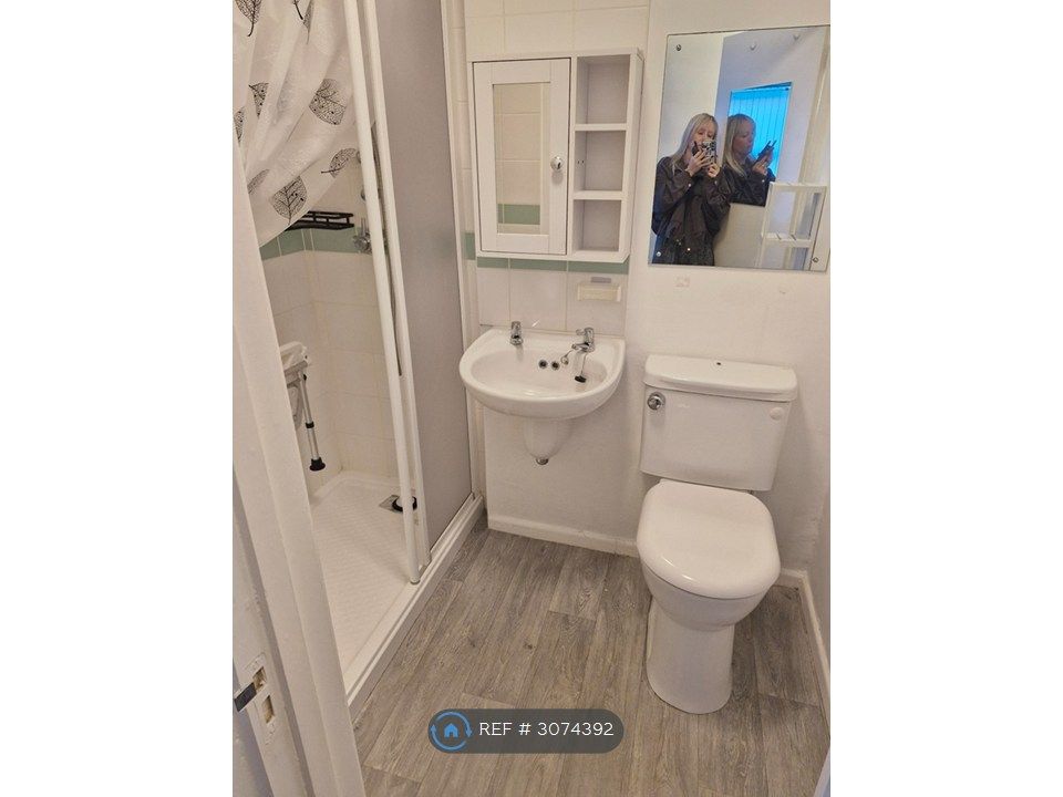 Property photo 2 of 3