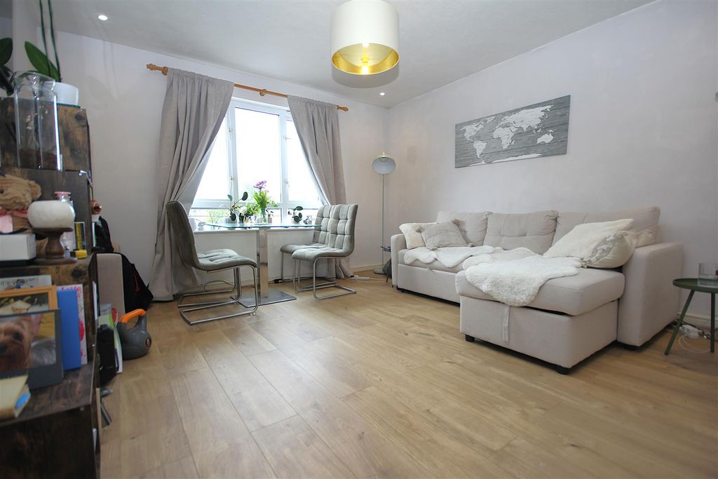 Property photo 3 of 6 Img_6411.Jpg