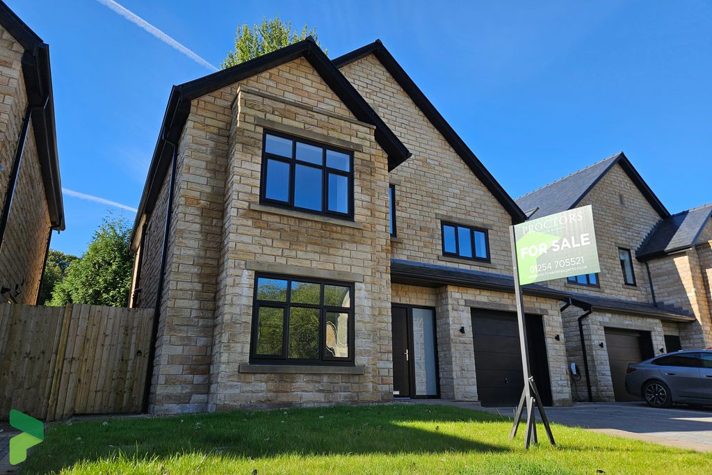 Property photo 1 of 60