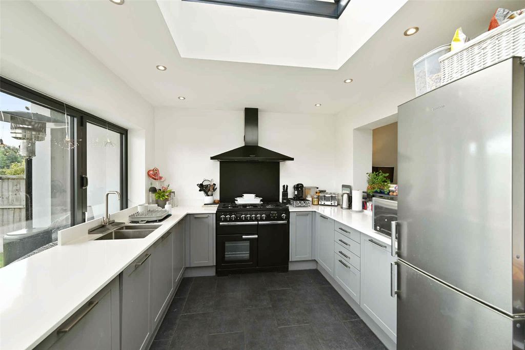 Property photo 3 of 21 Picture No. 40