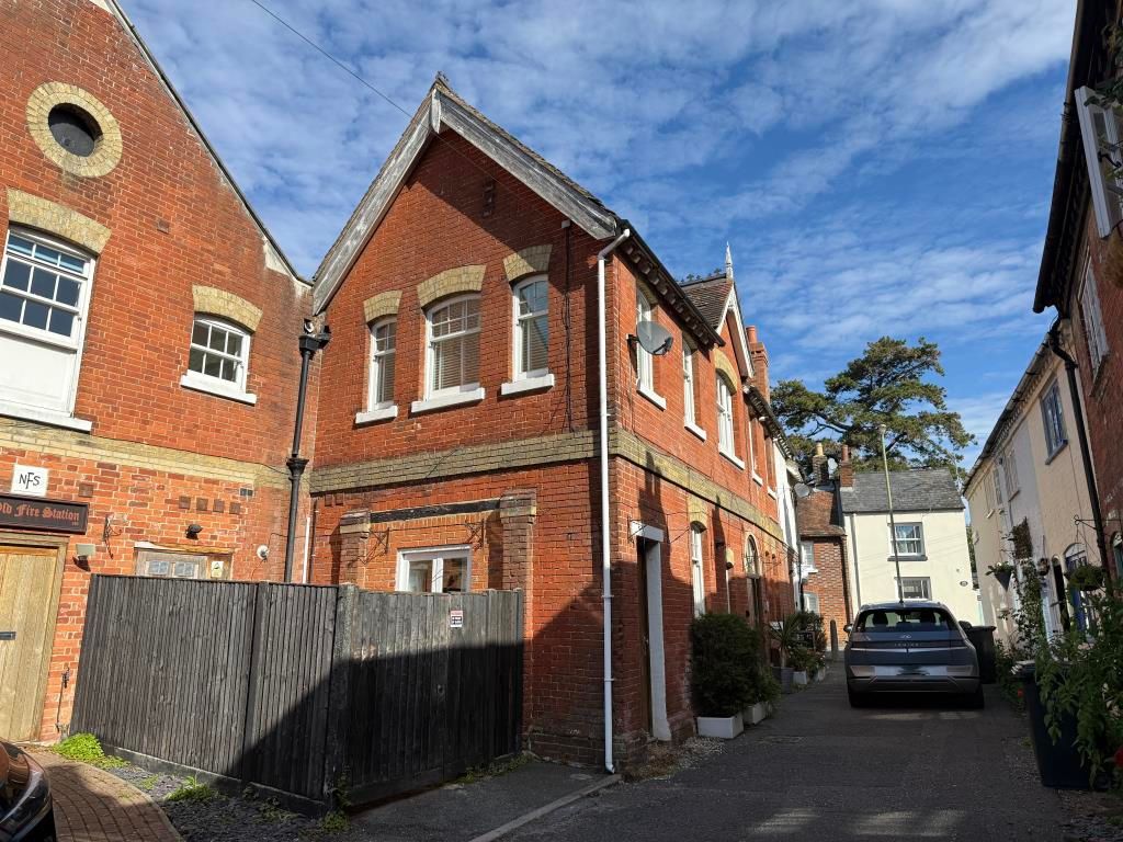 Property photo 1 of 8 View Of Swan Apartments