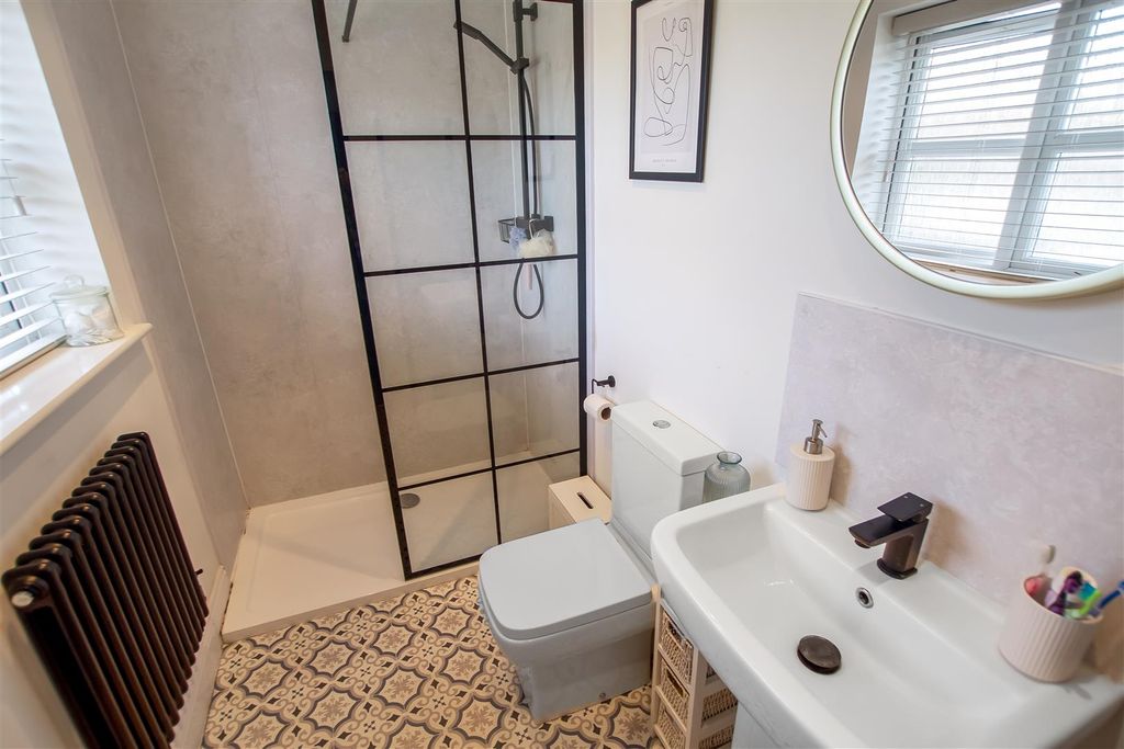Property photo 3 of 16 En Suite.Jpg