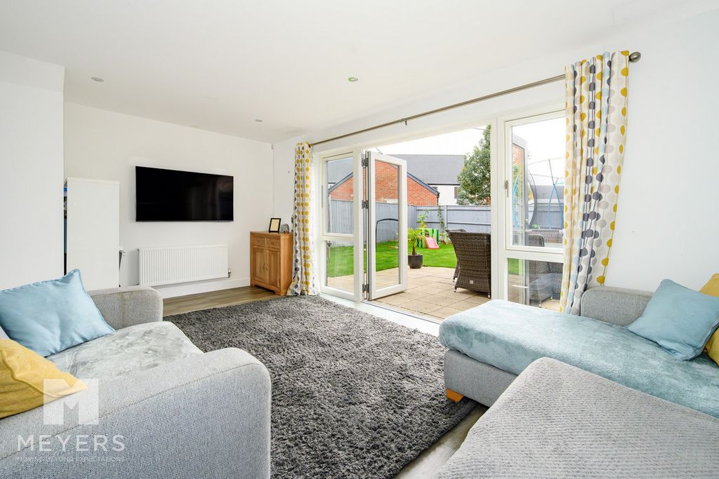 Property photo 3 of 21