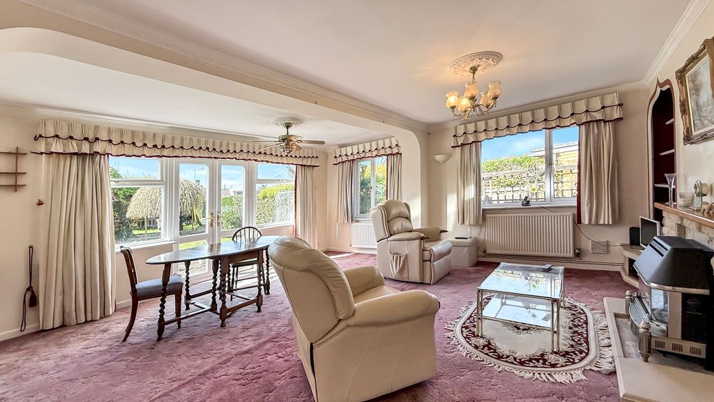 Property photo 3 of 20