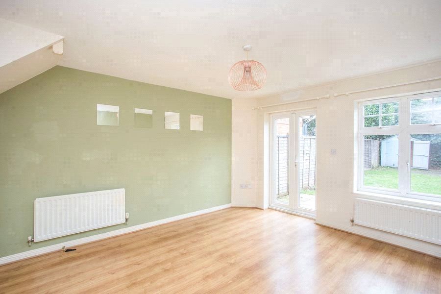Property photo 2 of 8 8E039Bef-5Bf2-48Db-9