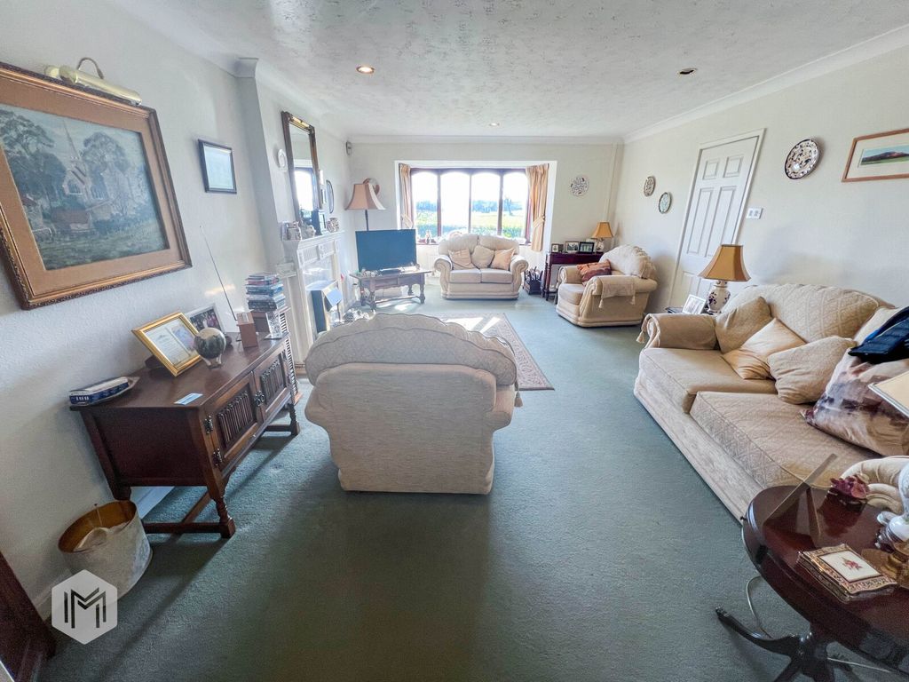 Property photo 3 of 22 Picture No. 20