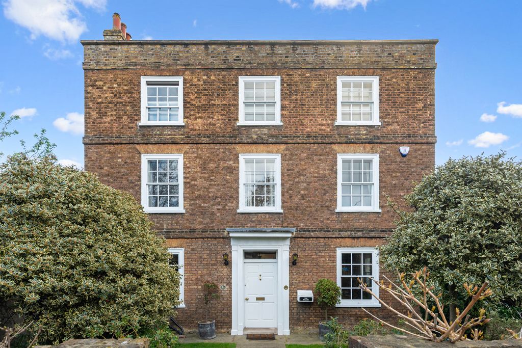 Additional image 3 of 5 bed detached house for saleHigh Street, Hampton TW12