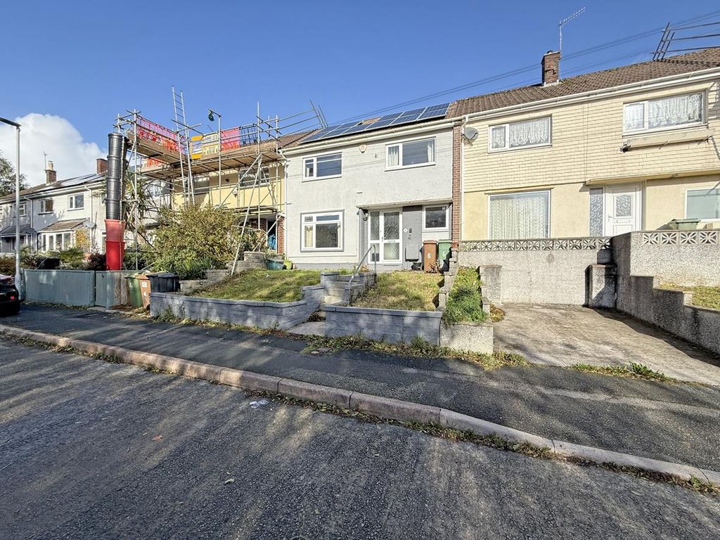 Property photo 1 of 16 Coverdale Place 6 - Front.Jpg