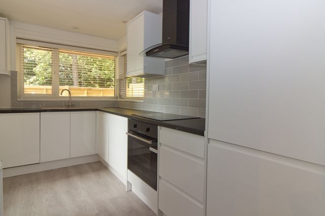 Property photo 2 of 12 Kitchen