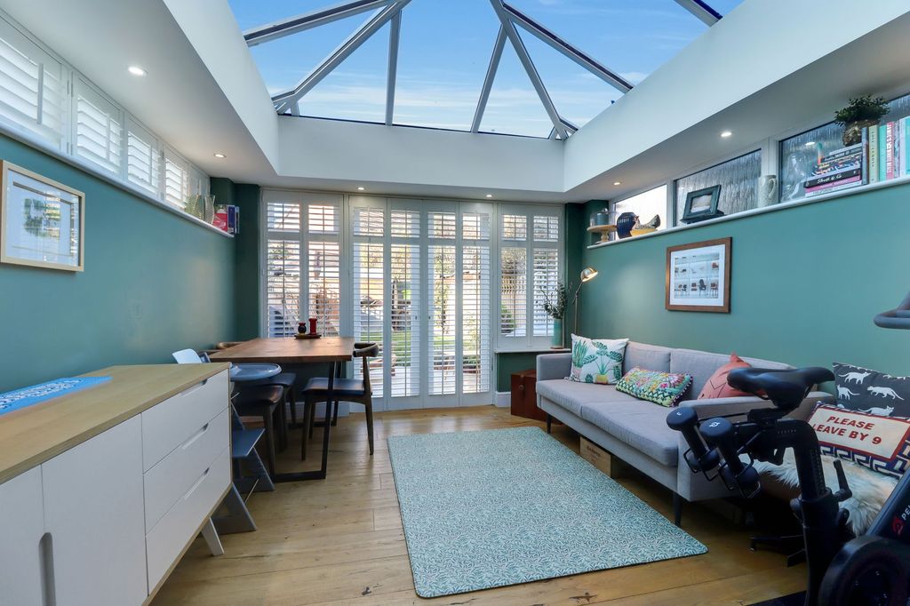 Property photo 3 of 18