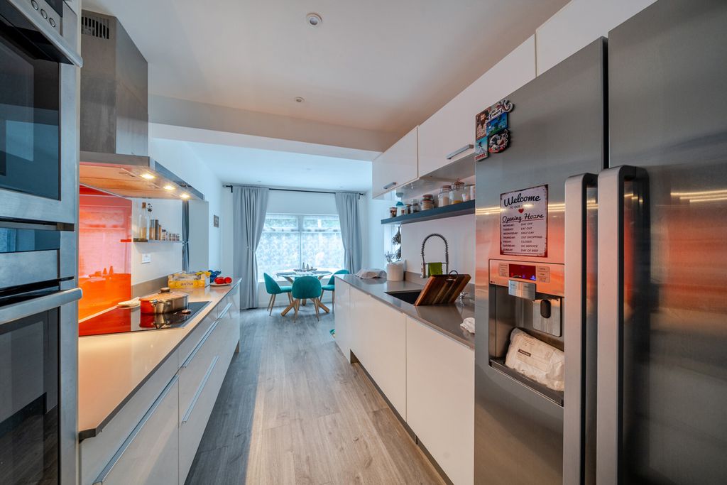 Property photo 2 of 20 1349627-5-68c1B8B...