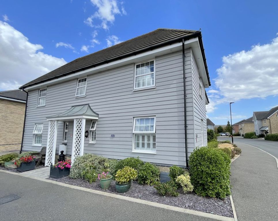 Property photo 1 of 27 Winterbourne Gardens