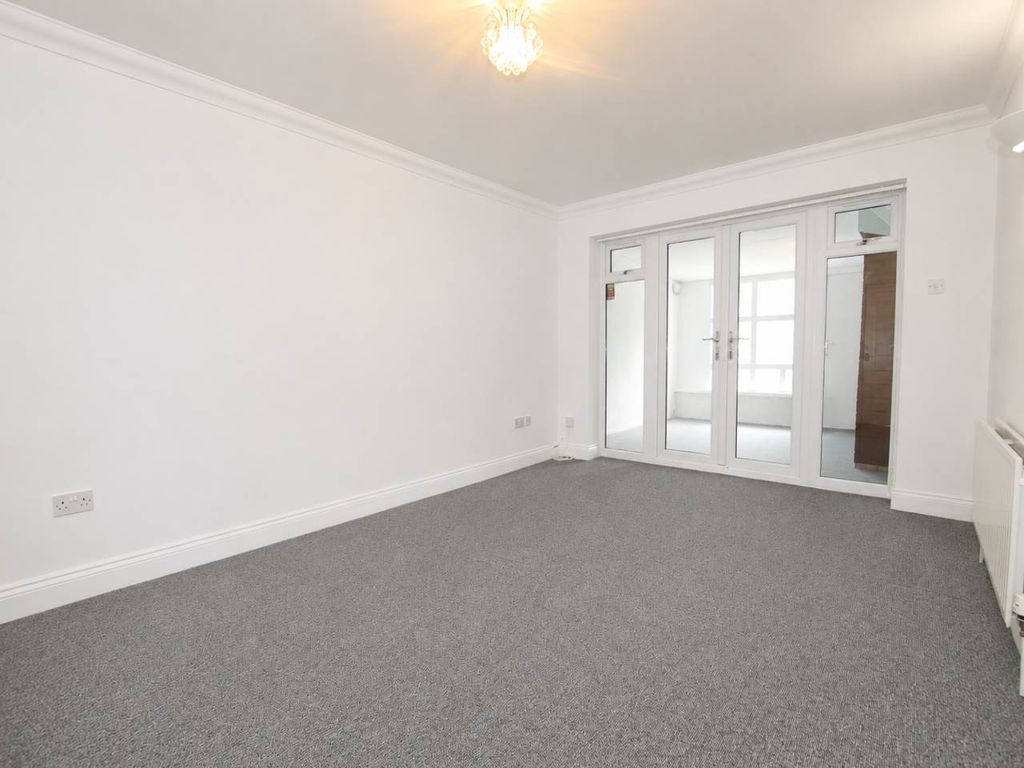 Property photo 3 of 11 Img_0978