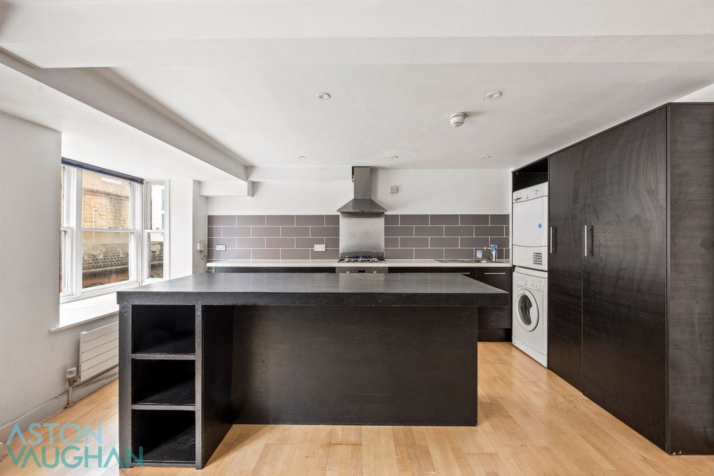 Property photo 2 of 17 5589261