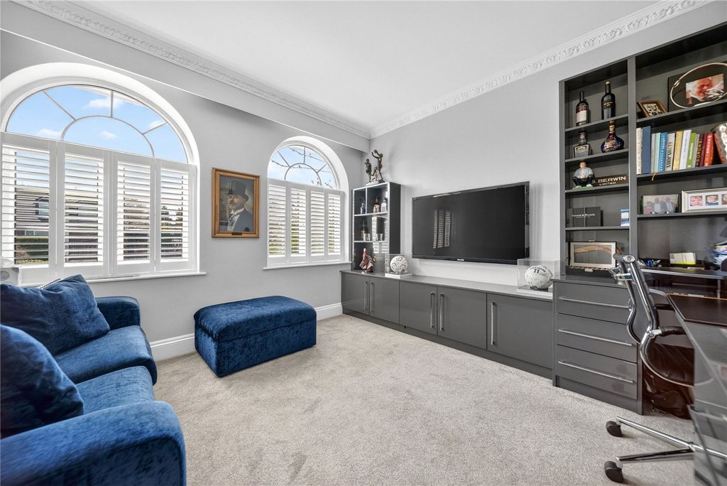 Property photo 3 of 16 Family Room